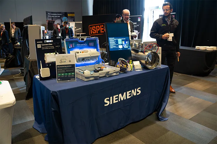 Siemens connect box stand